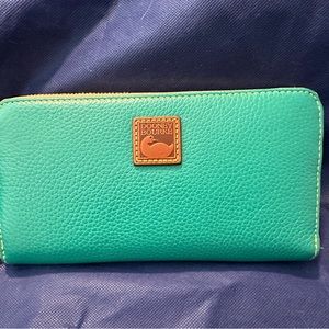 Dooney & Bourke large wallet